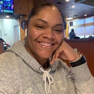 Meet your Posher, Fallon